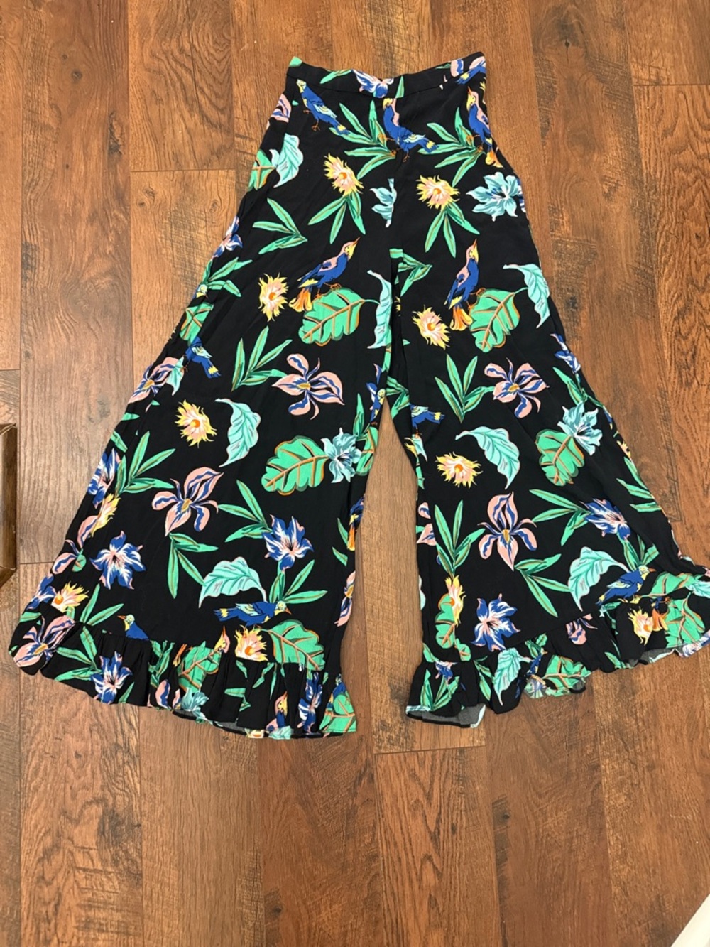 ZARA Woman Black Tropical-Print Pants with Green Accents